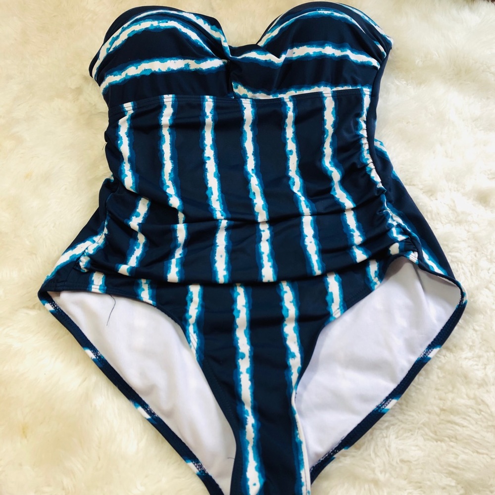 TOGS SWIMWEAR Strapless One Piece Swimsuit, 10